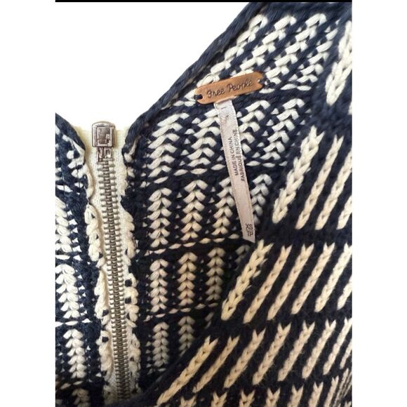 Free People Something Special Back Zip Short Sleeve Poncho Sweater Vest XS - Picture 9 of 10